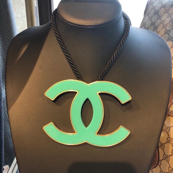 CHANEL RARE JUMBO NECKLACE - Picture 1 of 5